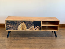 Charger l'image dans la galerie, Meuble télé Flora en bois de manguier