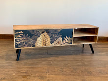 Charger l'image dans la galerie, Meuble télé Flora en bois de manguier