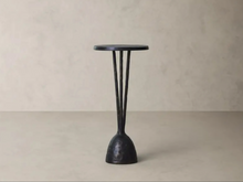 Charger l'image dans la galerie, Table d'appoint Tridente