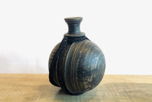 Load image into Gallery viewer, Ceramic pot