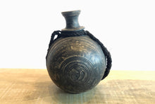 Load image into Gallery viewer, Ceramic pot