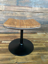 Charger l'image dans la galerie, Tabouret en Teck
