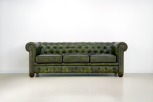 Load image into Gallery viewer, Fauteuil Chesterfield 3 places