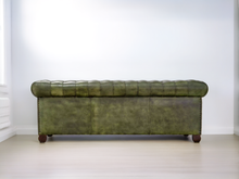 Load image into Gallery viewer, Fauteuil Chesterfield 3 places