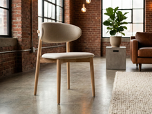 Charger l'image dans la galerie, Chaise gris clair en bois