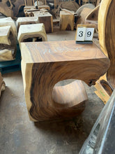 Charger l'image dans la galerie, Console (tronc) en bois de Suar