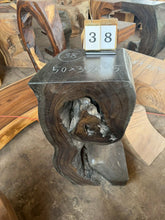 Charger l'image dans la galerie, Console (tronc) en bois de Suar