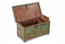 Charger l'image dans la galerie, Coffre antique