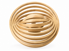 Charger l'image dans la galerie, Abat-jour sphérique formé de cercles de bambou cintré emboîtés les uns dans les autres