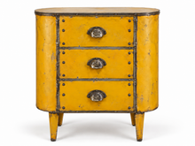 Load image into Gallery viewer, Commode en métal jaune à trois tiroirs, poignées coquille et pattes fuselées