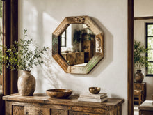 Charger l'image dans la galerie, Miroir hexagonal en bois recyclé