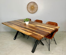 Charger l&#39;image dans la galerie, Table à diner en bois de rose Live edge