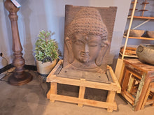 Charger l'image dans la galerie, Fontaine Bouddha ton sable au magasin, posée sur sa caisse de transport