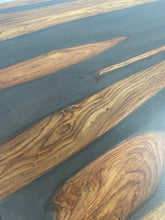 Charger l'image dans la galerie, Commode en bois de rose 7 tiroirs