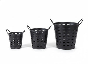 Metal pot with handle