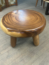 Charger l'image dans la galerie, Table à café en bois de suar