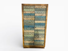 Charger l'image dans la galerie, armoire sculpte
