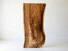 Charger l'image dans la galerie, slab live edge en bois de Suar massif 1.80 mètre