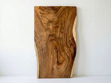 Charger l'image dans la galerie, slab live edge en bois de Suar massif 1.80 mètre