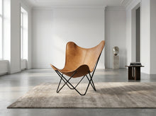 Charger l'image dans la galerie, Chaise papillon en cuir