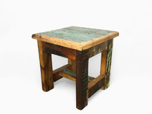 Charger l'image dans la galerie, Petit tabouret Seria en bois recyclé