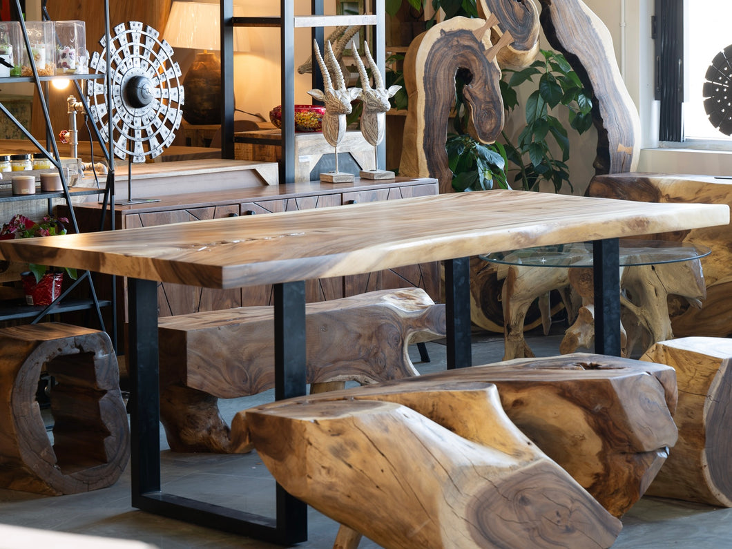 Straight cut dining table made of solid Suar wood