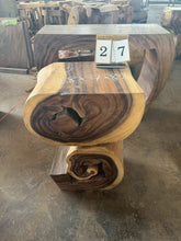 Charger l'image dans la galerie, Console (tronc) en bois de Suar