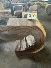 Charger l'image dans la galerie, Console (tronc) en bois de Suar