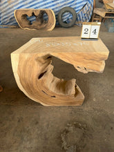 Charger l'image dans la galerie, Console (tronc) en bois de Suar