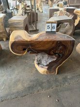 Charger l'image dans la galerie, Console (tronc) en bois de Suar