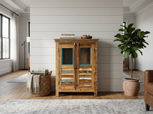Charger l'image dans la galerie, Cabinet Bikaner en bois recyclé avec deux portes vitrées