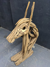 Charger l&#39;image dans la galerie, Tête de cheval en bois