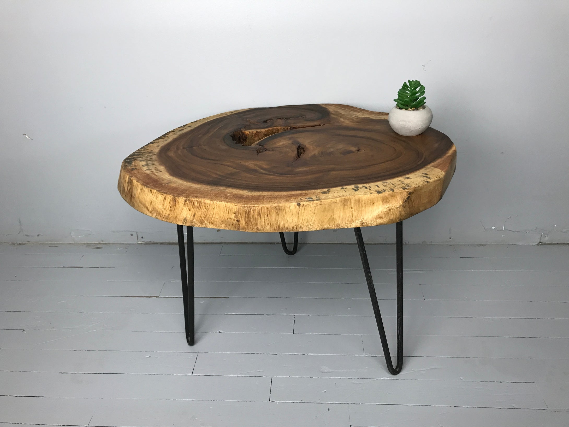 Table à café en bois de suar