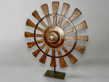 Load image into Gallery viewer, Standing spinning wheel